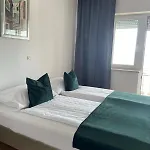 Hotel Erin's 3*