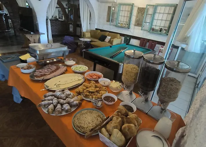 Erin's Отель Драмаль