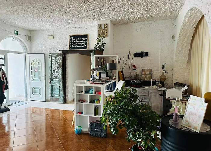 Erin's Отель Драмаль